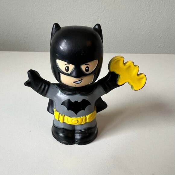 Fisher-Price DC Super Friends Batman and Batmobile 2020 with Police Figure 2016 - Picture 4 of 14